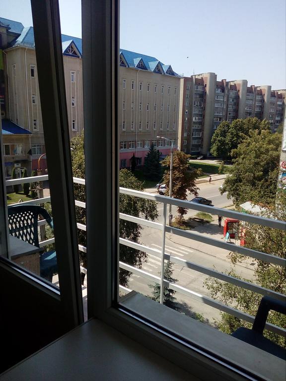 איוונו-פרנקיבסק Apartment On Akademika Sakharova מראה חיצוני תמונה